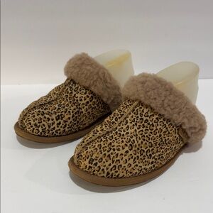 UGG SLIPPERS PRINT ANIMAL FOR WOMEN’S SIZE 7